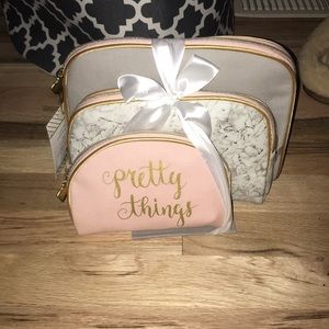 Pack of 3 cosmetic bags
